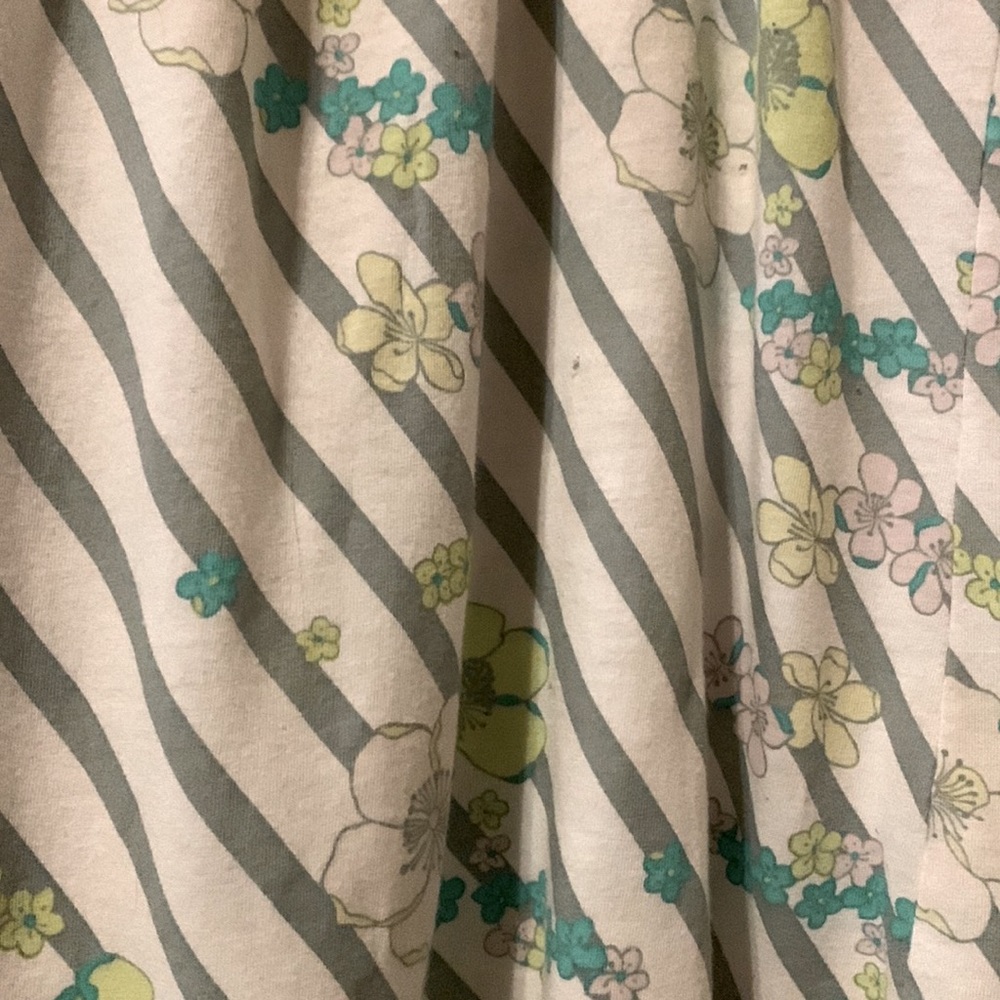Delia’s Capped Sleeved Top - Picture 5 of 5